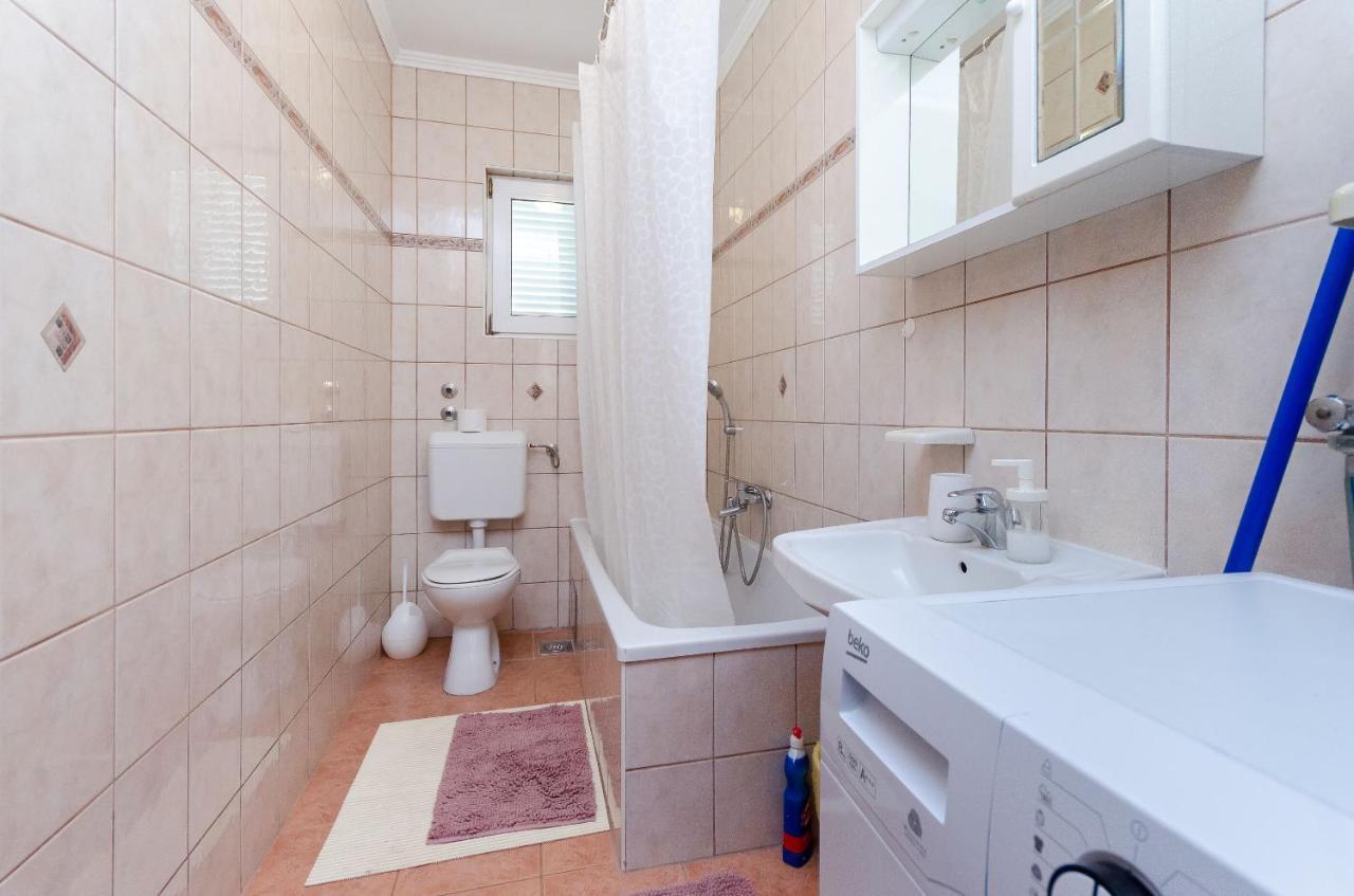 Apartments Marija P โลปาร์ ภายนอก รูปภาพ