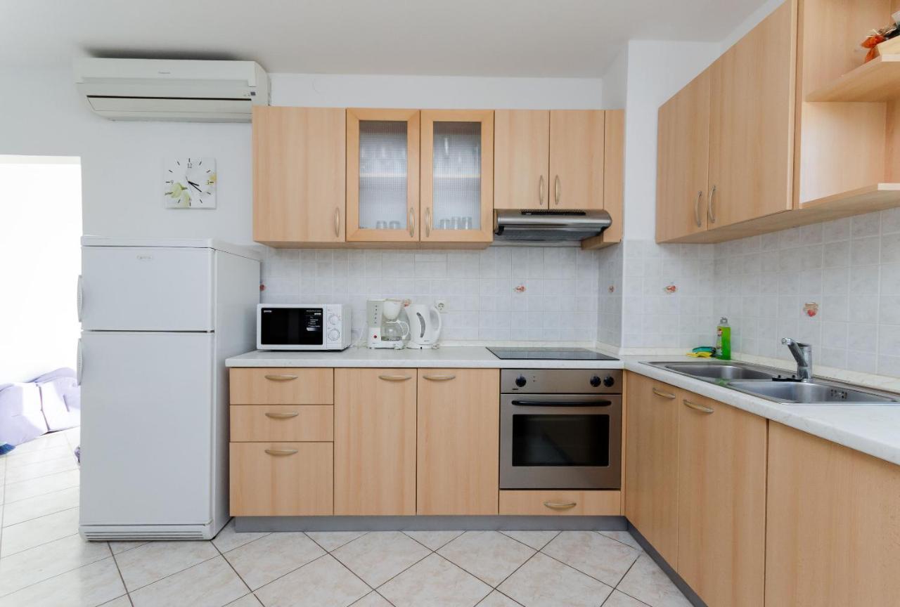 Apartments Marija P โลปาร์ ภายนอก รูปภาพ