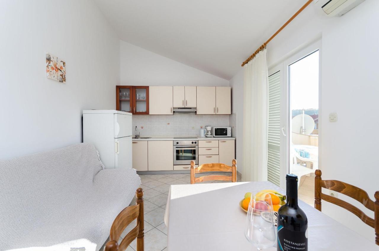 Apartments Marija P โลปาร์ ภายนอก รูปภาพ