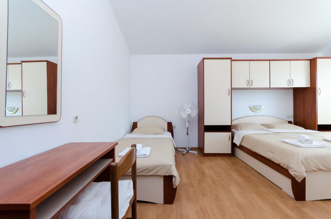 Apartments Marija P โลปาร์ ภายนอก รูปภาพ
