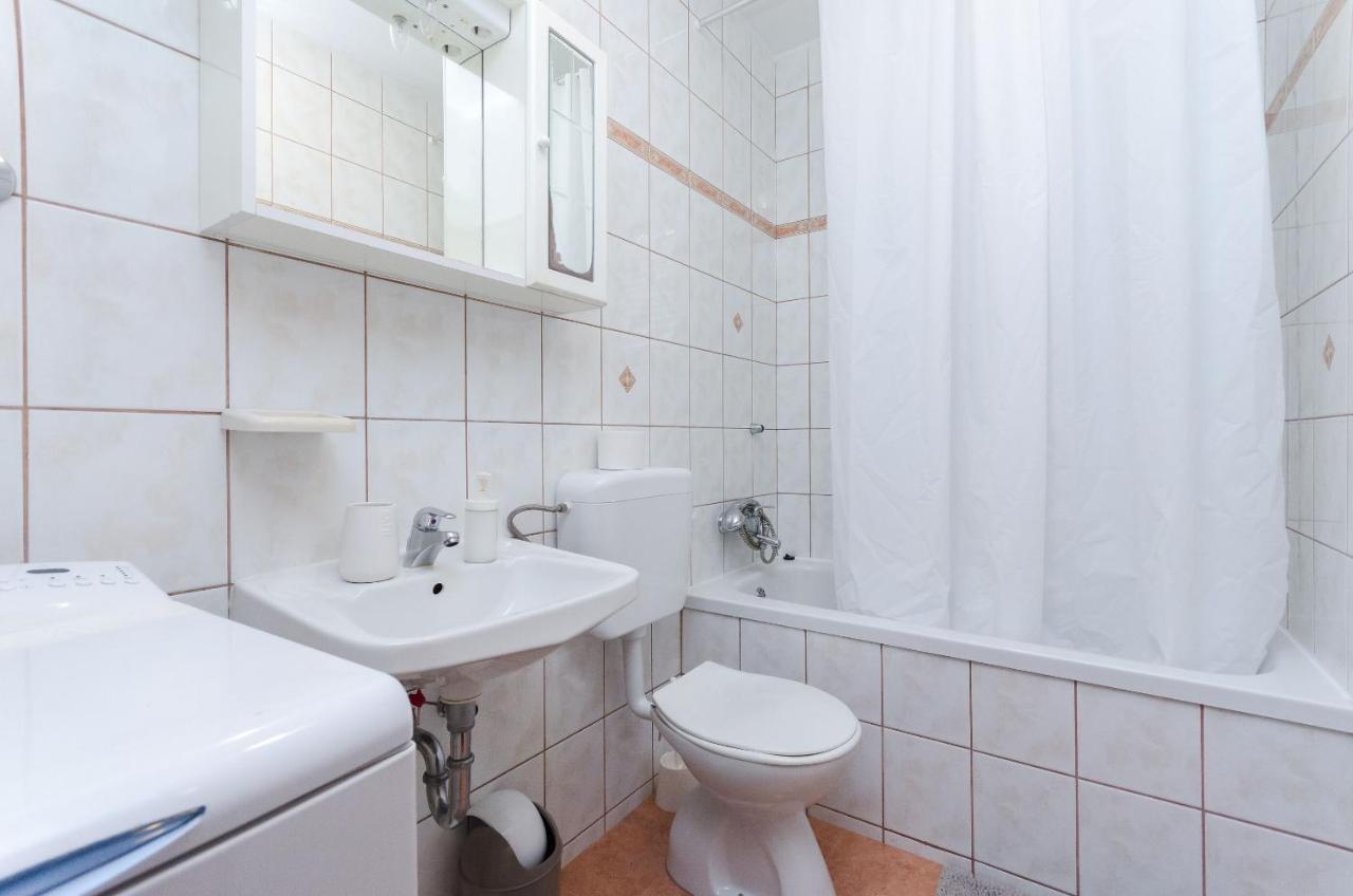 Apartments Marija P โลปาร์ ภายนอก รูปภาพ