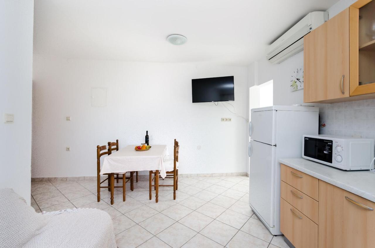 Apartments Marija P โลปาร์ ภายนอก รูปภาพ
